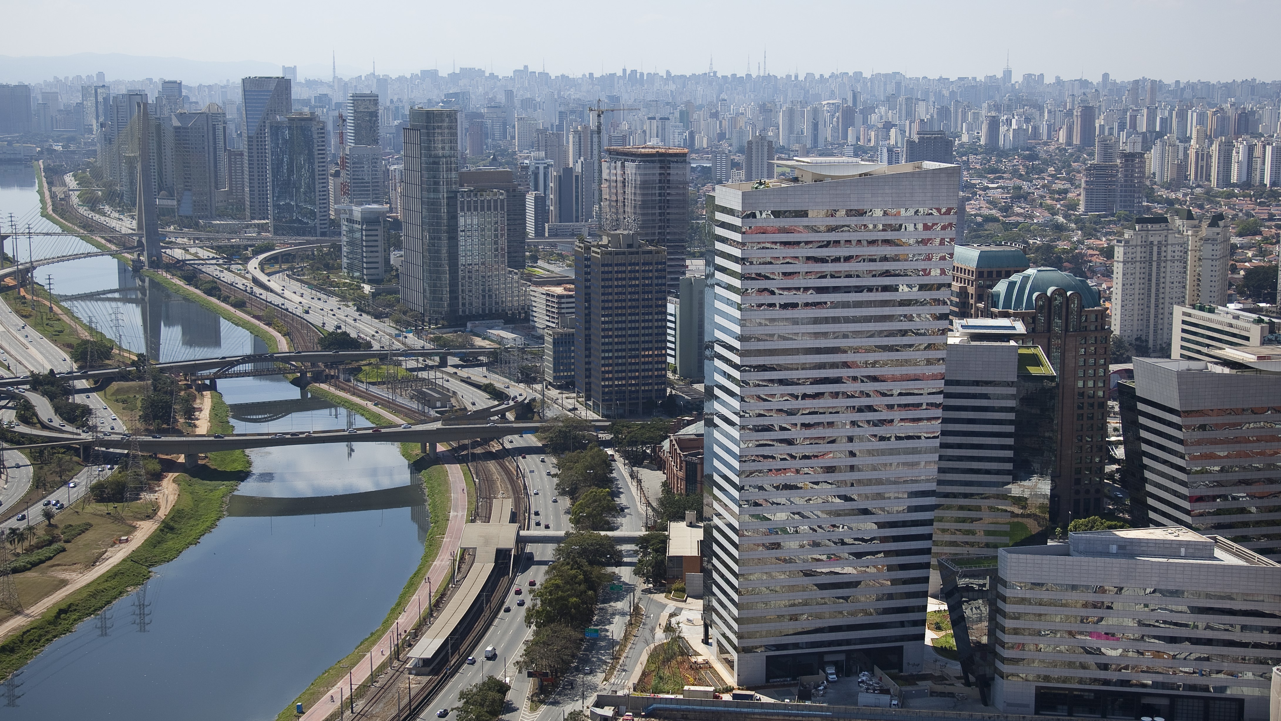 Richesse Confeitaria - Enquanto a reforma vai entrando na reta final  continuamos atendendo a todo vapor no edifício Republic Tower que está logo  em frente à nossa tradicional loja do setor oeste.