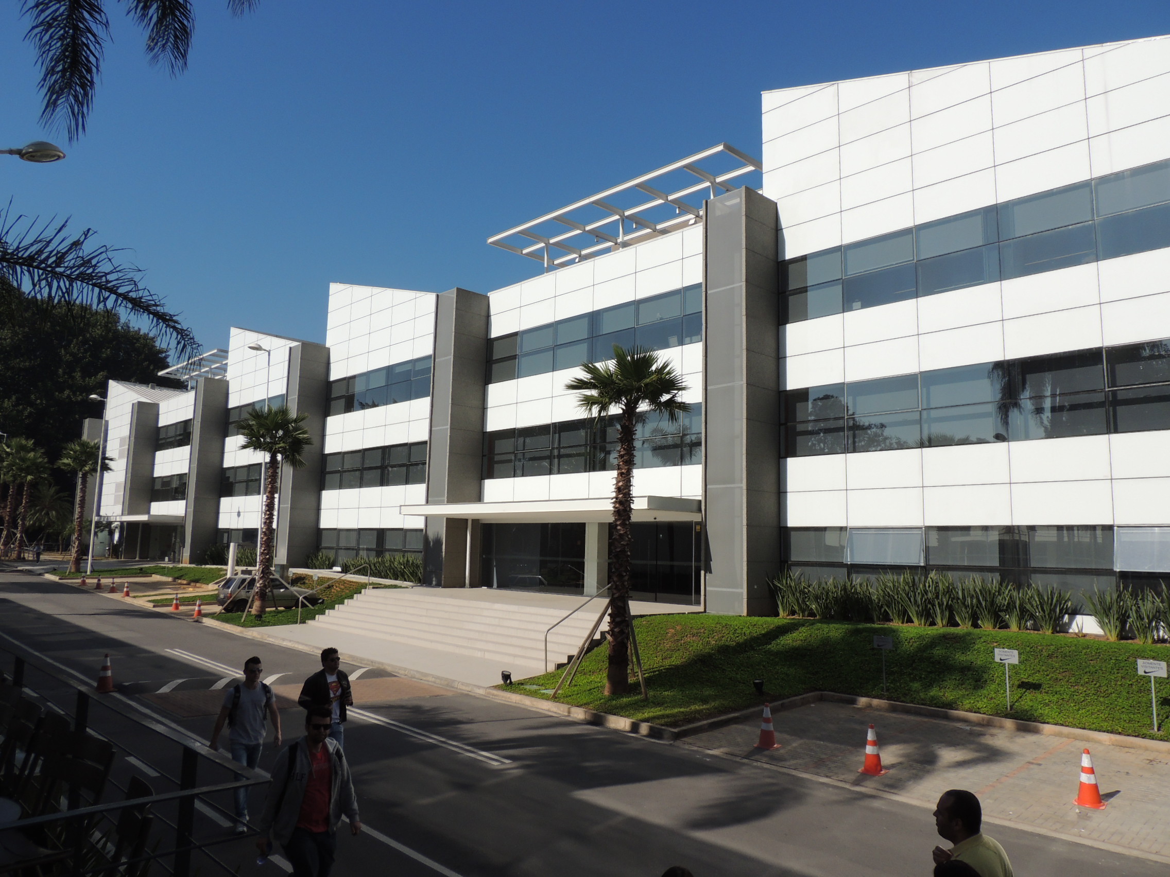 E-BUSINESS PARK - P01